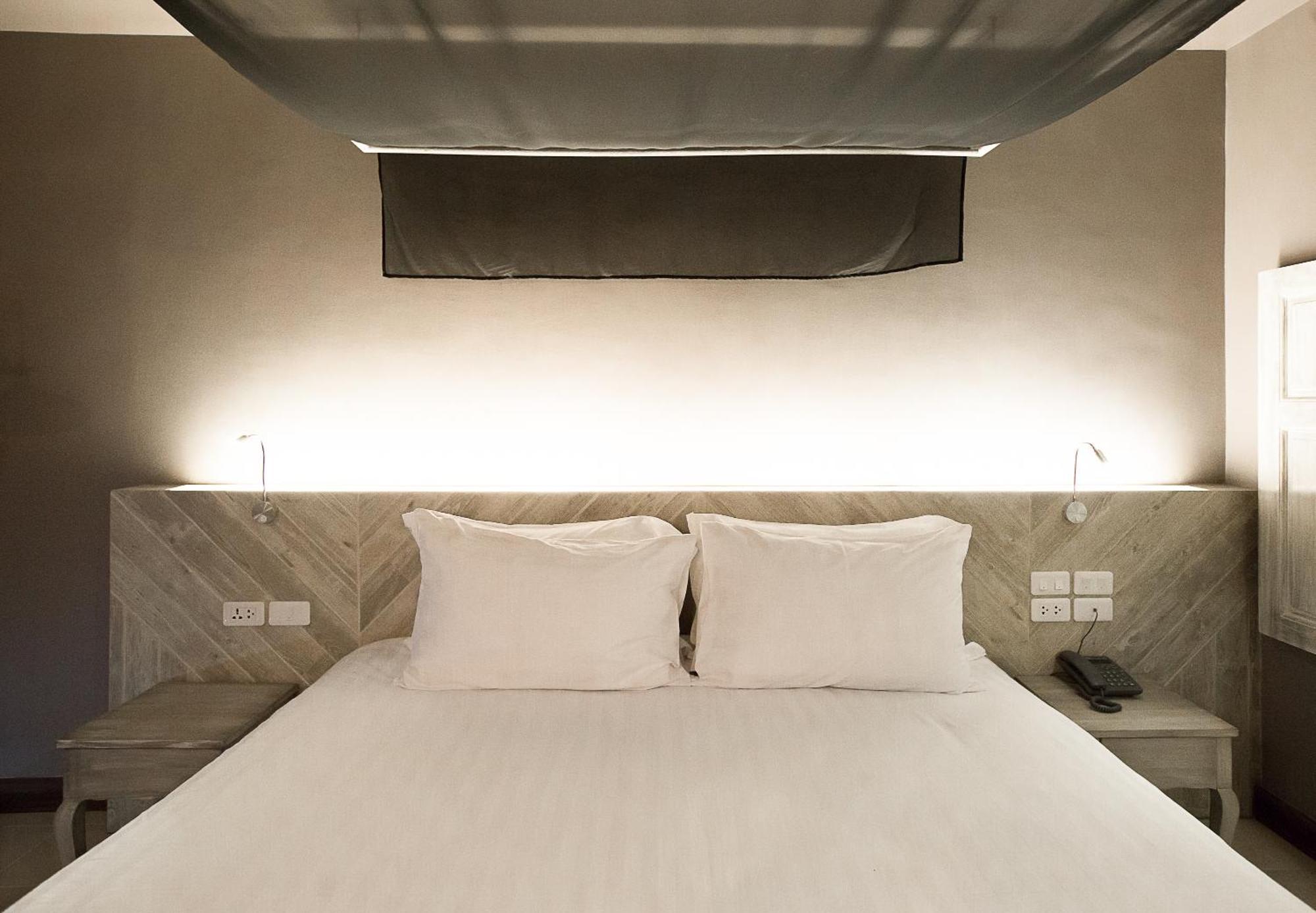 Art Mai Gallery Nimman Hotel شيانغ ماي المظهر الخارجي الصورة A bed